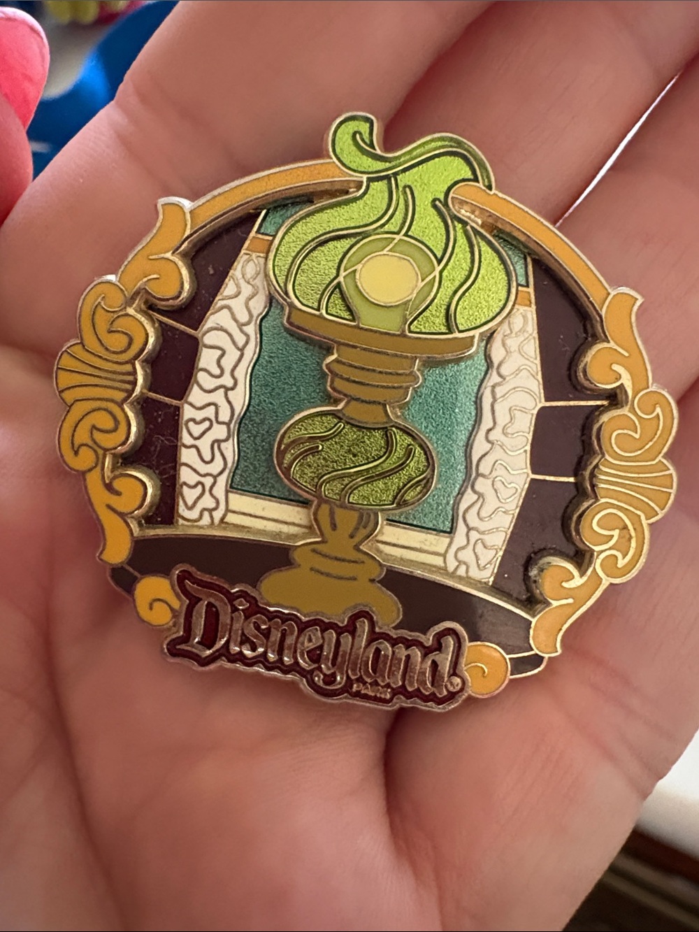 RARE! Walt’s Apartment Disneyland Pin with original Green Lamp